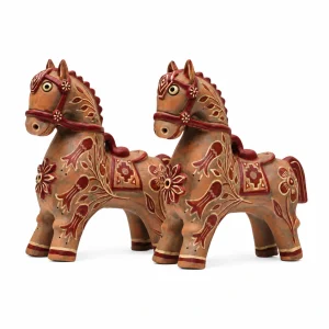 Pareja de caballos andinos Kallpa en cerámica con decoración floral